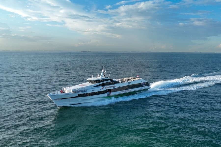 Eka Jaya fast boat